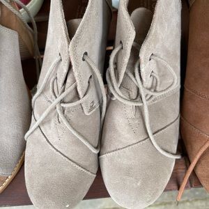 Toms tan suede booties